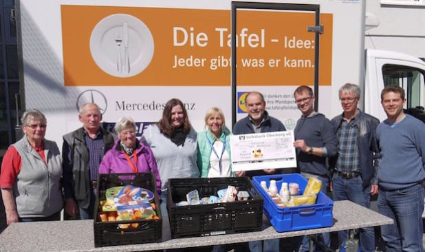 Die Bürgerhilfe Morsbach überreichte der Tafel Oberberg Süd kürzlich einen Spendenscheck über 1000 Euro. (Foto: C. Buchen)