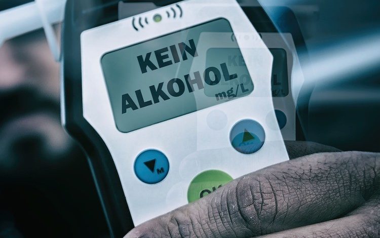 2021-03-25-Alkohol-Polizei-Fahrerlaubnis-Unfallstelle-Denklingen
