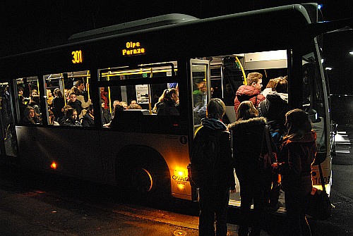 Linie 301 - heute Morgen 6:30 Uhr - voller Bus in Pernze - die Wirtschaftlichkeit beim Schülerverkehr sollte gewährleistet sein. Foto: Sven-Oliver Rüsche