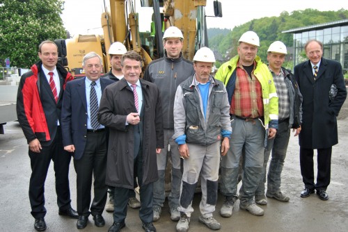 Michael Groschek (Mitte) mit Bauunternehmen Otto Quast - Foto: Johanna Behrendt