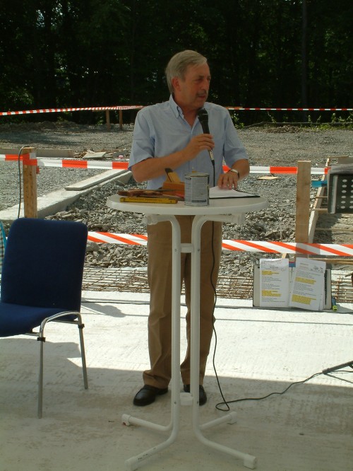 Bürgermeister Becker - Blonigen bei seiner Festrede. Foto: Klein