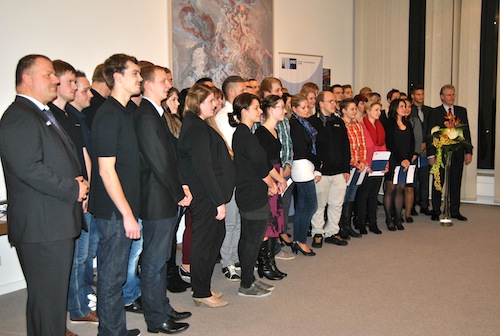 57 junge Menschen bestanden ihre Ausbildung mit der Endnote 1