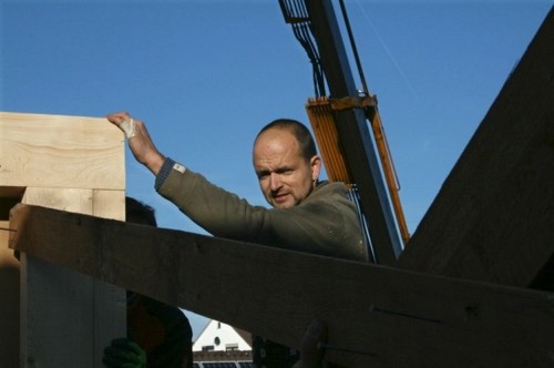 Zimmermeister Christian Lang aus Oberasbach half Ehrenamtlich beim Bau mit