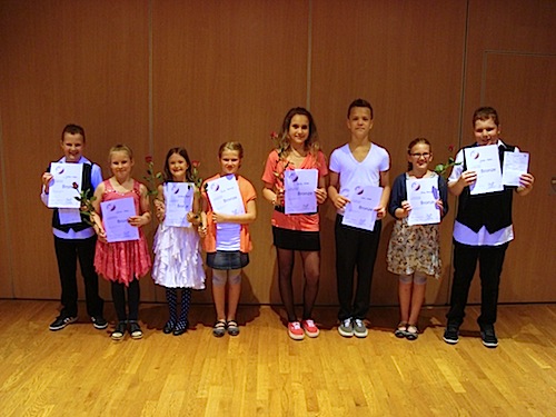 Justin Kasel (10 J.), Cecile Miotk (9 J.), Christina Pegios (8 J.), Finja Feldhoff (9 J.), Kevin Miess (13 J.), Emily Miess (12 J.), Mirja Feldhoff (11 J.), Jonas Kasel (13 J.) (v.l.)