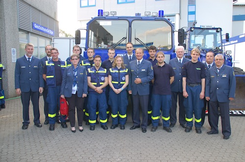 Foto: Die THW Helfer freuten sich über die hohe Auszeichnungen für ihren ehrenamtlichen Einsatz in Magdeburg