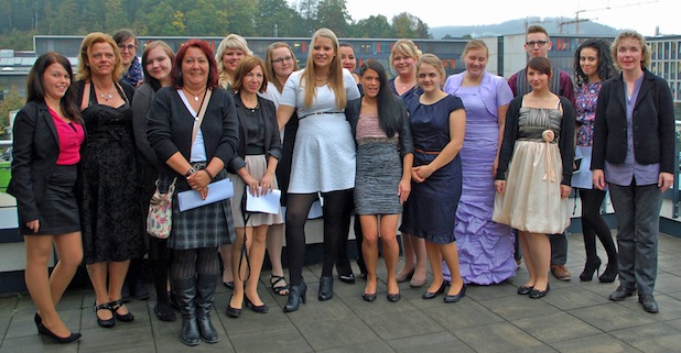 Insgesamt 39 neue Altenpflegefachkräfte absolvierten an der AGewiS ihre Ausbildung. (Foto: OBK)