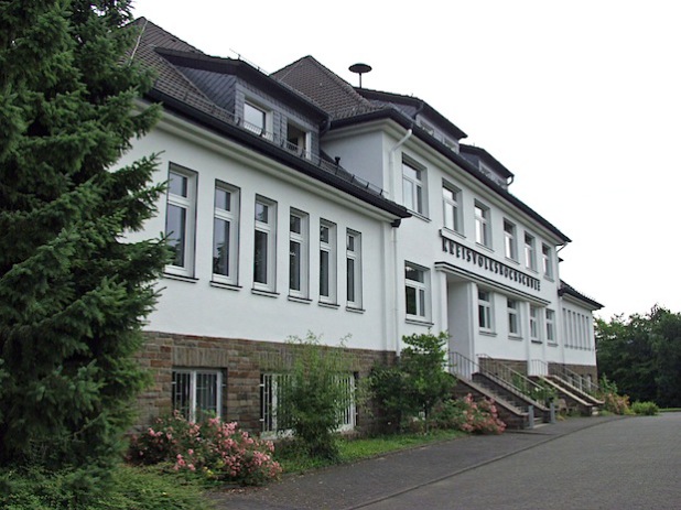 Die Zentrale der Volkhochule des Oberbergischen Kreises in Gummersbach-Niedersessmar (Foto:OBK)