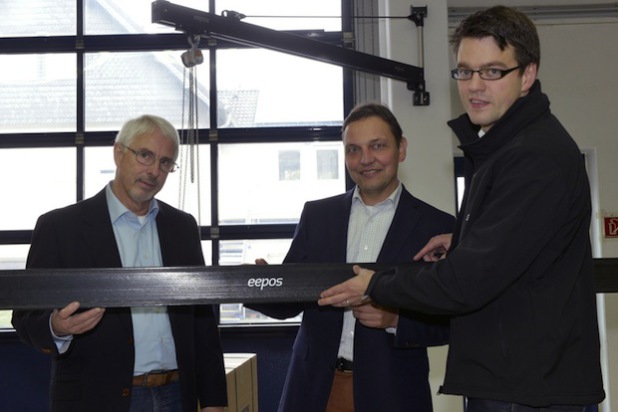 Von links nach rechts: Friedhelm Mücher (Geschäftsführer eepos GmbH), Prof. Dr. Jochen Blaurock (Fachhochschule Köln) und Matthias Dick (Konstruktionsleiter eepos GmbH) - Foto: Dirk Adolphs/FH Köln