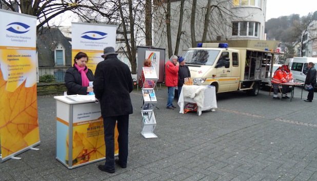 Auch der Ökumenische Hospizdienst Gummersbach und das DRK nutzten den Internationalen Tag des Ehrenamts (Foto: OBK).