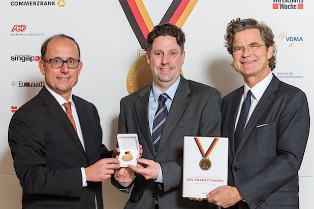 Prof. Dr. Bernd Venohr, Jan Schmidt-Krayer und Dr. Florian Langenscheidt bei der Buchpremiere in Schwäbisch Hall - Foto: Schmidt + Clemens GmbH + Co. KG.