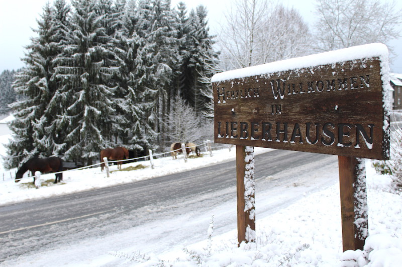 lieberhausen-winter2015-ortsschild