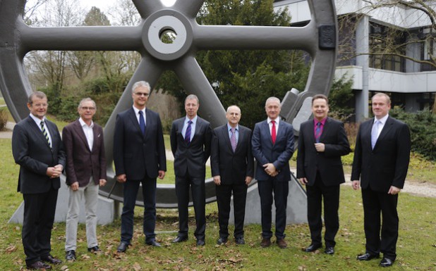 Referenten und Organisatoren der Betriebsärztetagung in Nümbrecht (v.l.n.r.): Klaus Ponto, Dr. Wolfgang Panter, Dr. Uwe Pucknat, Dr. Wolfgang Marschner, Dr. Wolfgang Römer, Prof. Dr. Hans Drexler, Dr. Florian Struwe und Christian Frosch (Foto: BGHM).