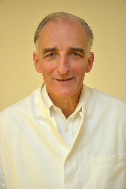Dr. Ralf Schmidt, Spezialist für Endoprothetik (Foto: Klinikum Oberberg GmbH).