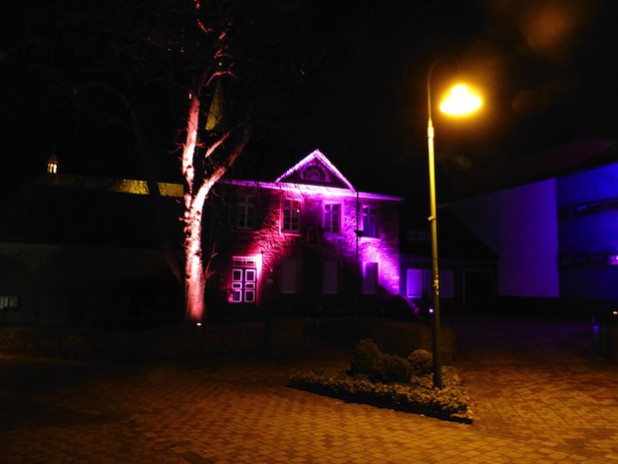 LEDs können stimmungsvolles Licht in allen Farben erzeugen (Quelle: Stadt Waldbröl).