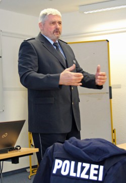 "Wer nicht sichtbar ist im Straßenverkehr, lebt ganz schön gefährlich", sagt Jürgen Poschner (Foto: OBK).