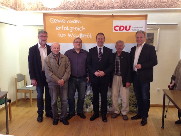 V.l.n.r.: Jürgen Köppe, Wilhelm Ehrenstein, Helmut Rafalski, Kreisdirektor Jochen Hagt, Siegfried Hombach und Bürgermeister Peter Koester (Foto: CDU-Fraktion der Stadt Waldbröl)