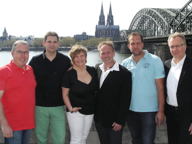 Von links: T. Hoenisch, D. Spexard, Ines Hilgenberg, Guido Orbach, K. Vogel und H. Welter (Foto: Juppi Steinfort)