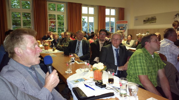 Im Publikum Helmut Dresbach von der Kreisbauernschaft Oberberg (Foto: LV Milch)