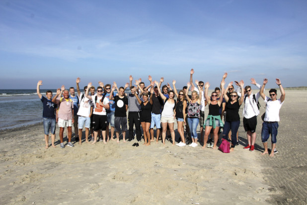 So macht Ausbildung Spaß: PFERD-Azubis am Strand von Juist - Foto: August Rueggeberg GmbH & Co. KG/PFERD-Werkzeuge