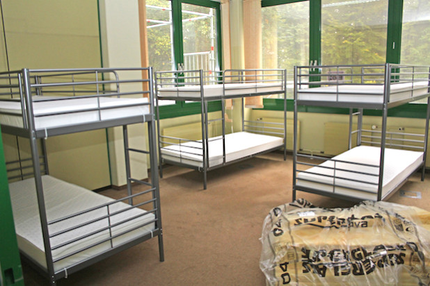 Schlafräume wurden in den ehemaligen Büros der Firma Opfermann hergerichtet (Foto: OBK).