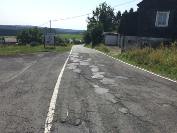 Der aktuelle Zustand der Kreisstraße 11 in Heinhausen (Foto: OBK).