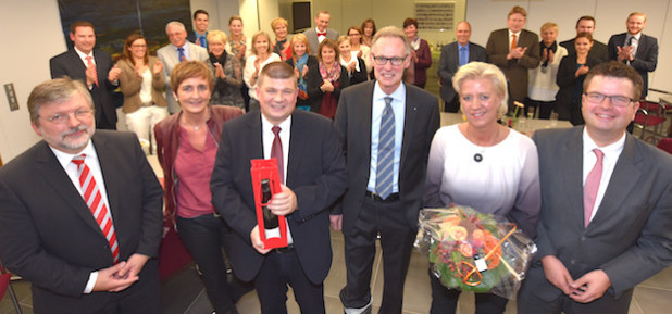 Von links: Rainer Förster und Heide Brettschneider vom Personalrat, Martin Wilhelm, Vorstandsvorsitzender Hartmut Schmidt, Sabine Joest und Vorstandsmitglied Thomas Roß - Foto: Wolfgang Abegg.