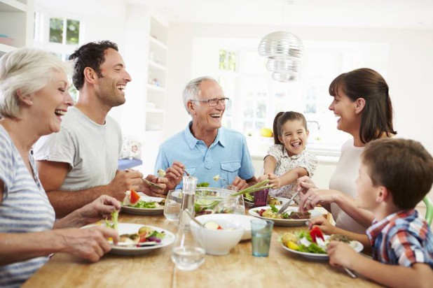 Knapp sechs Millionen Bundesbürger ernähren sich vegetarisch oder vegan - für sie gibt es inzwischen eine Vielzahl leckerer Produkte. - Foto: djd/Zum Dorfkrug Handel GmbH & Co. KG/Monkey Business-Fotolia