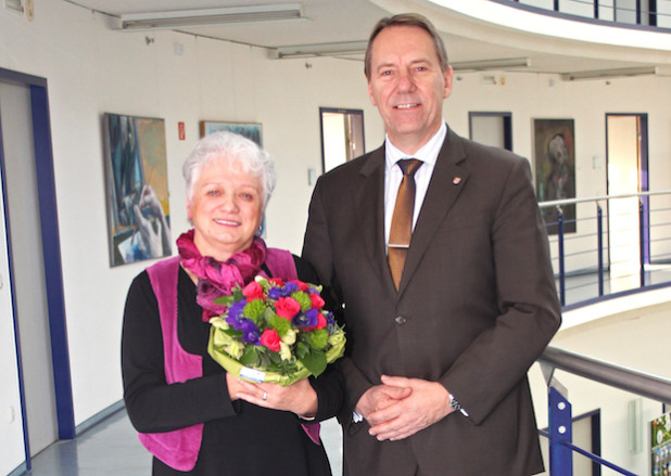 Ingrid Großhans und Landrat Jochen Hagt (Foto: OBK).