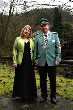 Amtierendes Reichshofkönigpaar Klaus und Sylvia Büser (Foto: Michael Nick, Quelle: Oberbergischer Schützenbund 1925 e.V.)