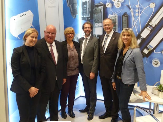 Die Vertreter der Bergischen Städte am Stand der Firma HSW Stadtfeld. v.l.n.r.: Isabell Müller, Hans-Jürgen Müller (HSW Stadtfeld), Mery Kausemann, Michael von Rekowski (Hansestadt Wipperfürth), Dietmar Persian, Andrea Poranzke (Schloss-Stadt Hückeswagen) (Quelle: Schloss-Stadt Hückeswagen)