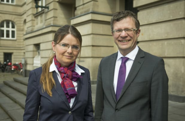 Prof. Dr. Nicole Teusch, Projektsprecherin des neuen Forschungs-In-Institutes InnovAGe und Prof. Dr. Klaus Becker, Geschäftsführender Vizepräsident der TH Köln (Quelle: TH Köln) 