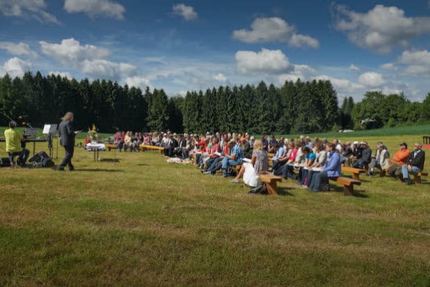  Gottesdienst im Grünen in Windhagen (Quelle: Ev. Kirchenkreis An der Agger)