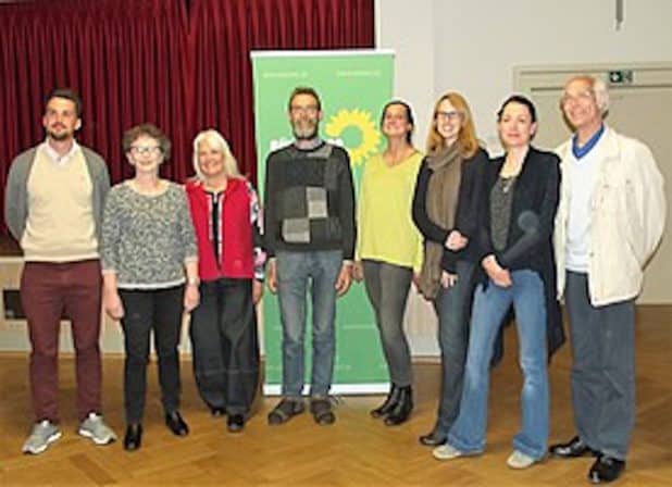 v.l.n.r.: Timo Lekatsas, Elke Zakaria, Barbara Romanowski, Konrad Gerards, Kristen Zander- Wörner, Sabine Grützmacher, Andrea Münnekehoff, Horst Köhlert (Quelle: Bündnis 90/ Die Grünen Kreisverband Oberberg)