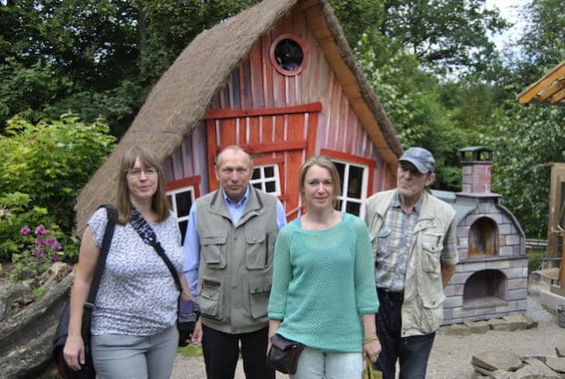 Die Handwerker des Hexengartens: (v.l.) Anja Ladtke, Daniel Lik, Anne Doumond und Waldemar Martin.