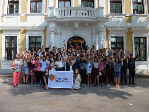 Mariano, John, Rebecca und Florin sind Stipendiaten des US-Kongresses. Insgesamt kommen mit Partnership International e.V. 50 US-amerikanische Jugendliche des Congress-Bundestag Youth Exchange nach Deutschland. (Foto: Partnership International e.V.)