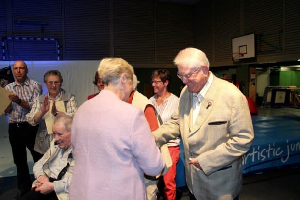 Ehrung eines Mitglieds des Ältestenrat Foto: Sven Oliver Rüsche
