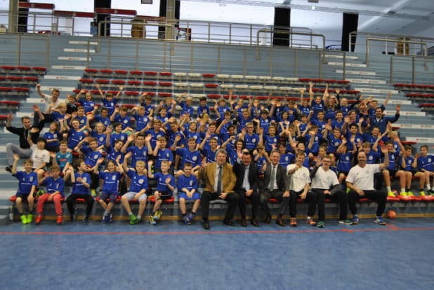 Zusammen mit der Volksbank Oberberg startet das Handballcamp vom Vfl Gummersbach.