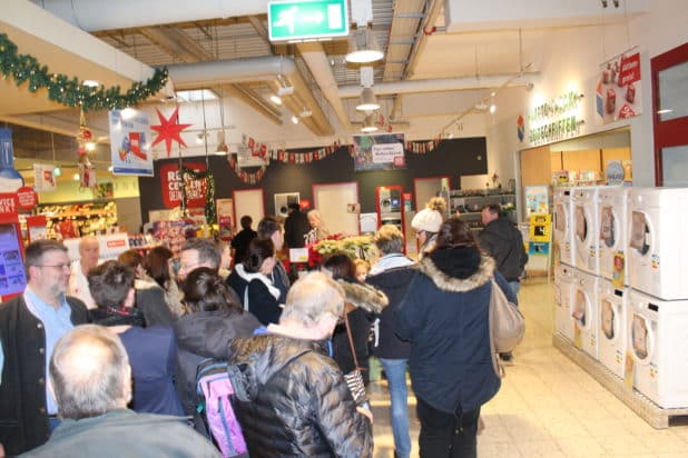 Anmeldung zur Blutspende im REWE Bergneustadt.