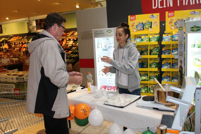 Derya Alioglou und ihre CJD Spargelsuppe sind der Renner.