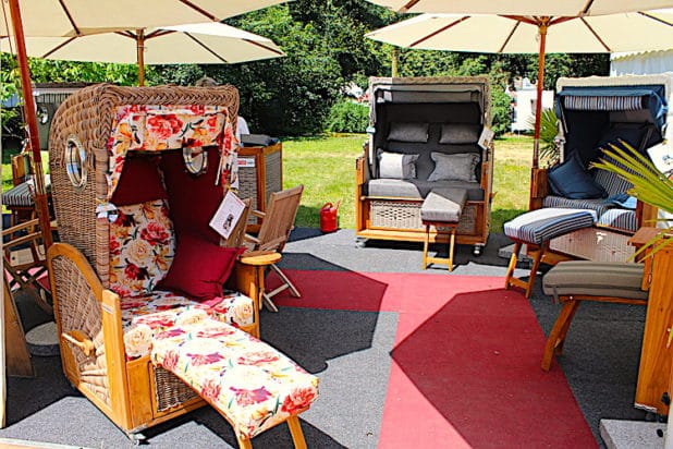 Gemütliche Strandkörbe für Garten und Terrasse durften auf der Landpartie nicht fehlen.