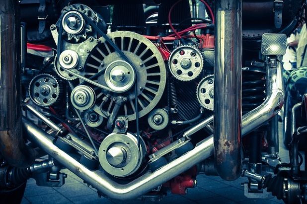 Ein Antrieb wandelt die Primärenergie in mechanische Energie um. Ein Elektro-Antriebssystem bietet dabei viele Vorteile Ein Antrieb wandelt die Primärenergie in mechanische Energie um. Ein Elektro-Antriebssystem bietet dabei viele Vorteile
