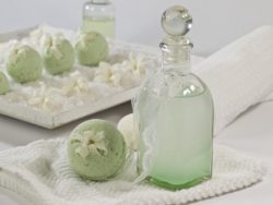 Kosmetik Produkte gehören zu unserem Leben. Leider wird immer wieder schädliches Mikroplastik darin gefunden. Kosmetik Produkte gehören zu unserem Leben. Leider wird immer wieder schädliches Mikroplastik darin gefunden.