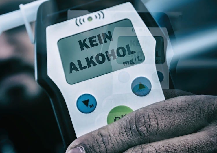 2021-03-25-Alkohol-Polizei-Fahrerlaubnis-Unfallstelle-Denklingen