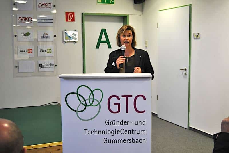 ZebiO e.V. informiert über Nahwärmenetze. Susanne Roll (Foto) wird als Vorstandsmitglied die Teilnehmer am 17.06.2024 begrüßen.